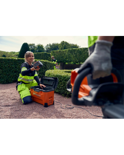 Chargeur C1000X4 Husqvarna